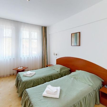 Helios Hotel Окна Сибиулуй Екстериор снимка