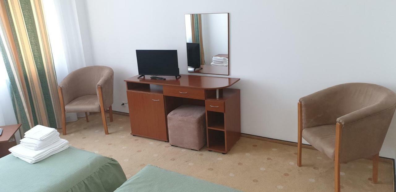 Helios Hotel Окна Сибиулуй Екстериор снимка
