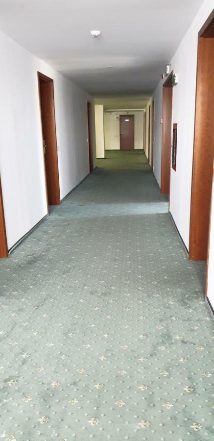 Helios Hotel Окна Сибиулуй Екстериор снимка