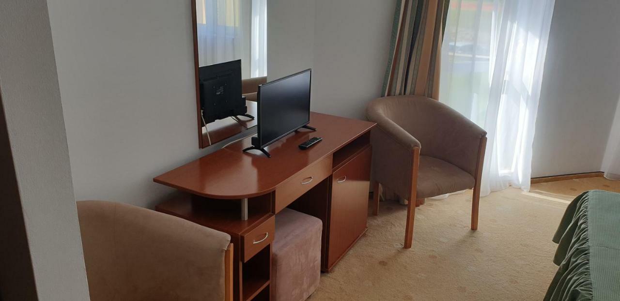 Helios Hotel Окна Сибиулуй Екстериор снимка