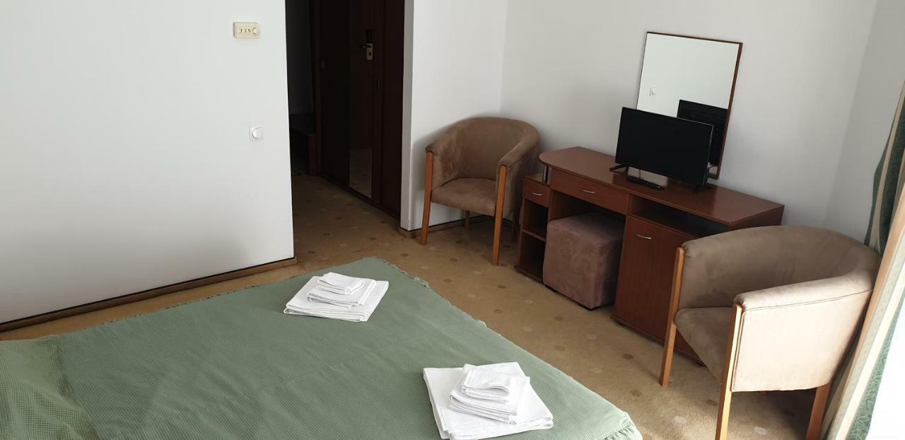 Helios Hotel Окна Сибиулуй Екстериор снимка